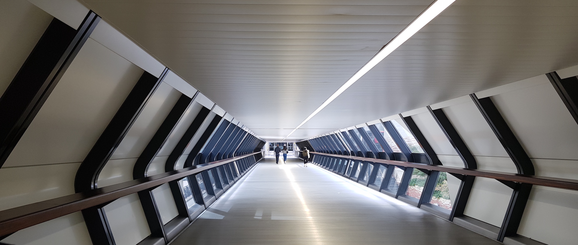 Adams place bridge in Canary Wharf